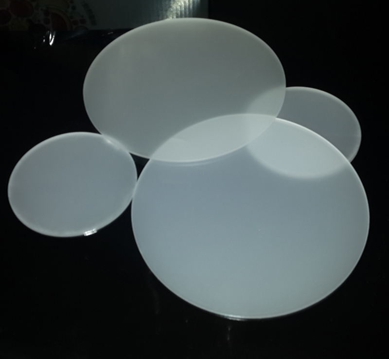 艺术品市场持续低迷青年画家或成潜力股“星空官网登录”(图2)