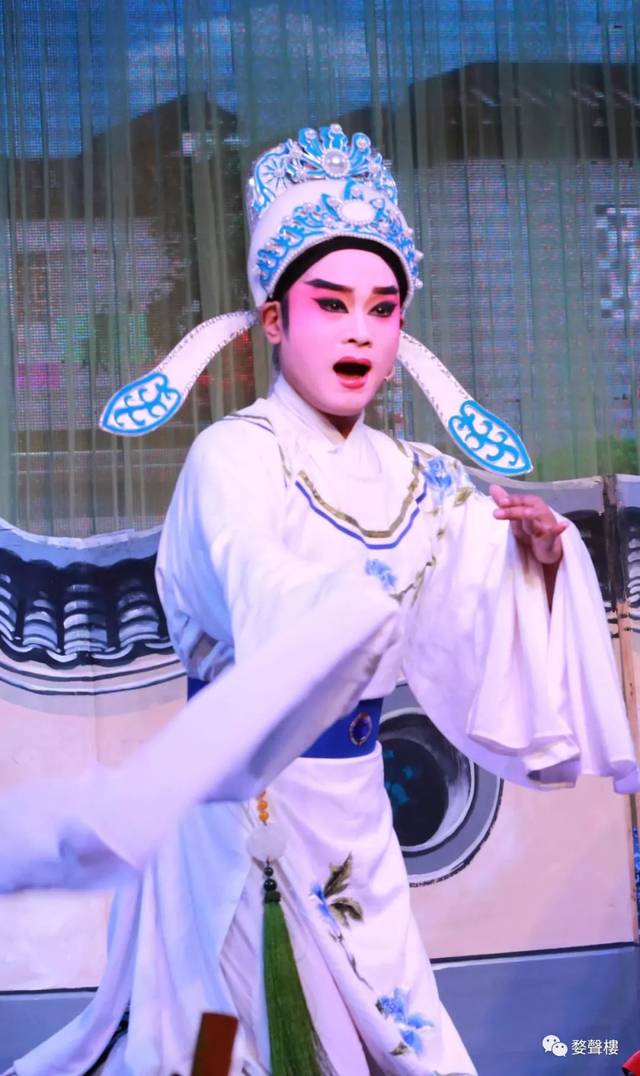 西蒙尼否认打伞侮辱裁判 马竞大将飞鞋蛋糕庆生‘xingkong体育官网登录’(图3)