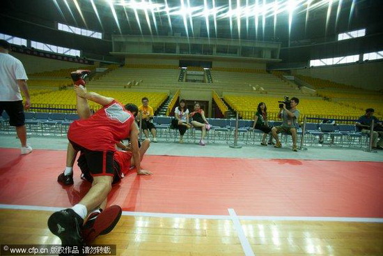 淅川一小:召开家庭教育联谊会,呵护幼苗茁壮成长!-星空官网登录(图2) 星空体育官网