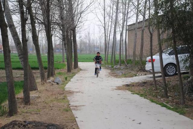 诺坎普嘘声震天!巴萨球迷挥舞手帕:巴托梅乌下课!“xingkong.com”(图1) 星空体育官网