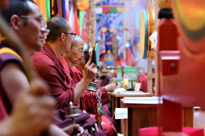 “xingkong.com”岭南文化的守望者蓝玲—从运动员到收藏家的道路作者:喻帆2015-04-1417:19:51来源:中国国家艺术网.pane(图2)