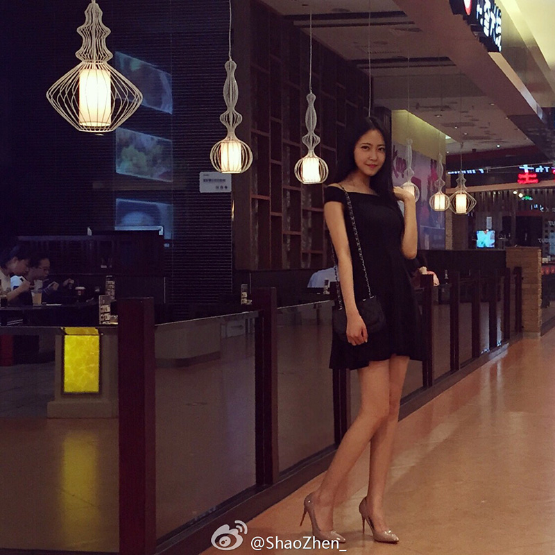 中国艺术家作品拍卖市场雪崩式狂跌‘xingkong体育官网登录’(图2)