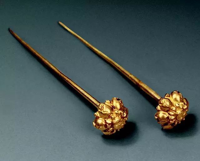 xingkong体育官网登录-西峡县西坪二中充分做好疫情期间送教材筹备工作