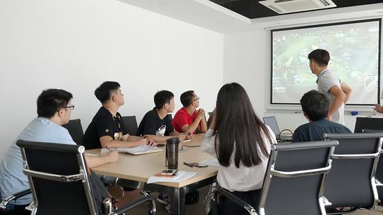 星空体育官网-西峡县西坪镇瓦房店小学:温馨告知书送到家确保资助不漏一人(图2) 星空体育官网-西峡县西坪镇瓦房店小学:温馨告知书送到家确保资助不漏一人(图2)